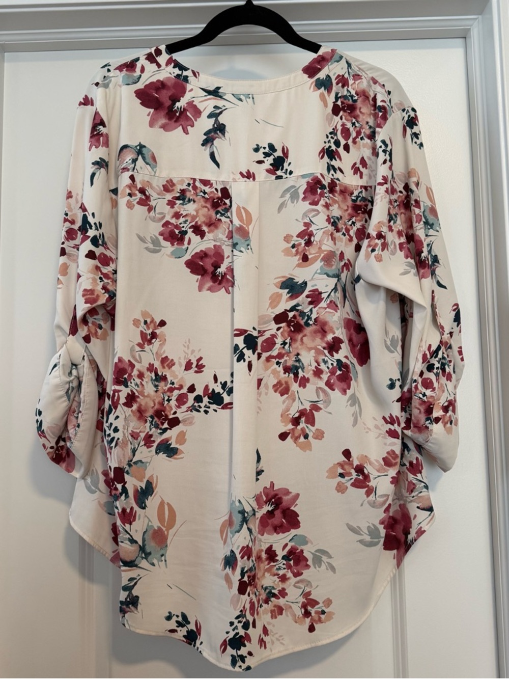 torrid Cream Floral Split V-Neck Blouse with Rose Accents - Picture 6 of 6